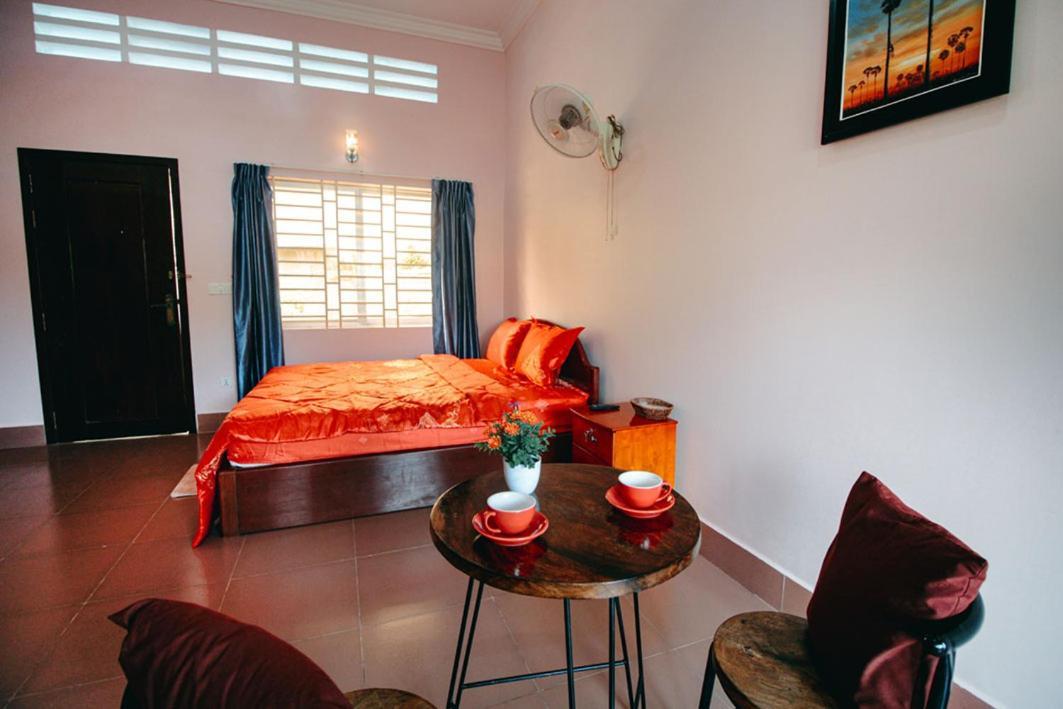 Lea'S Guesthouse And Restaurant كامبوت المظهر الخارجي الصورة