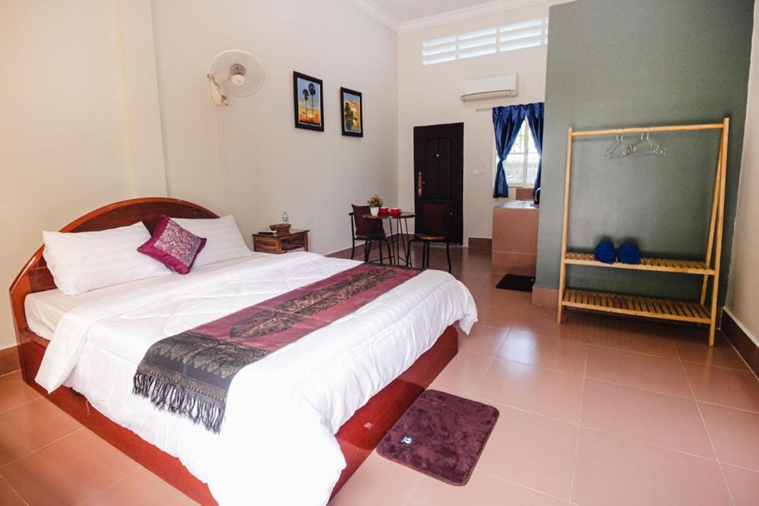 Lea'S Guesthouse And Restaurant كامبوت المظهر الخارجي الصورة