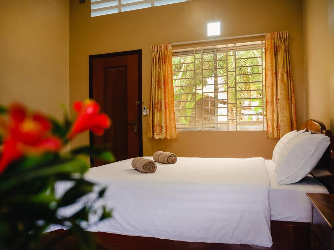Lea'S Guesthouse And Restaurant كامبوت المظهر الخارجي الصورة