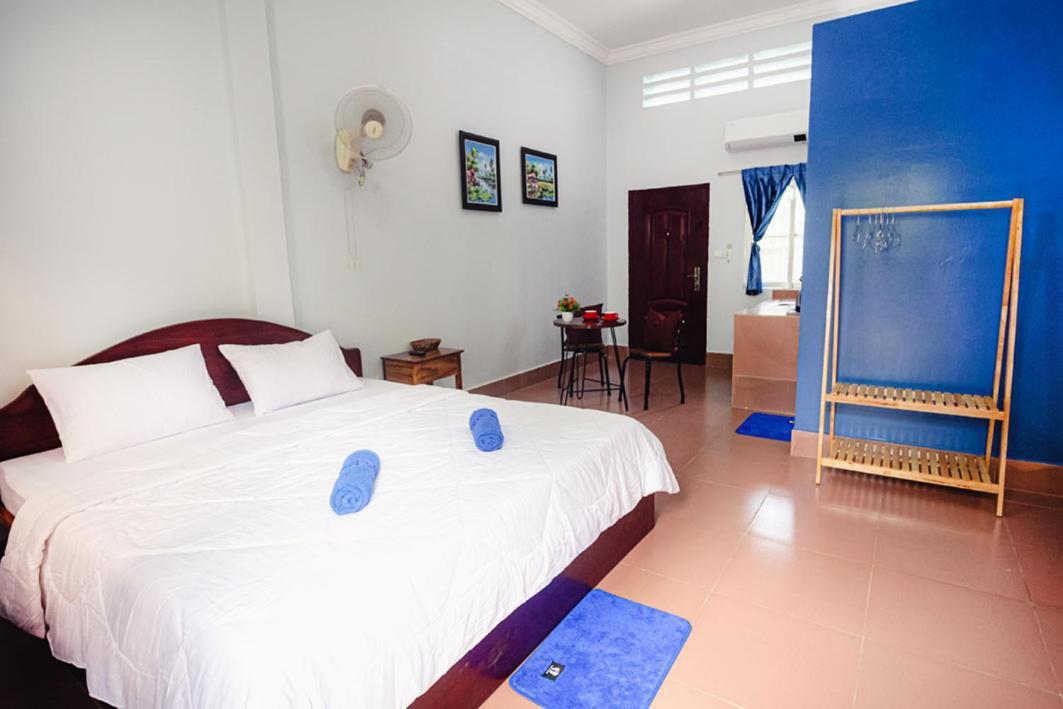 Lea'S Guesthouse And Restaurant كامبوت المظهر الخارجي الصورة