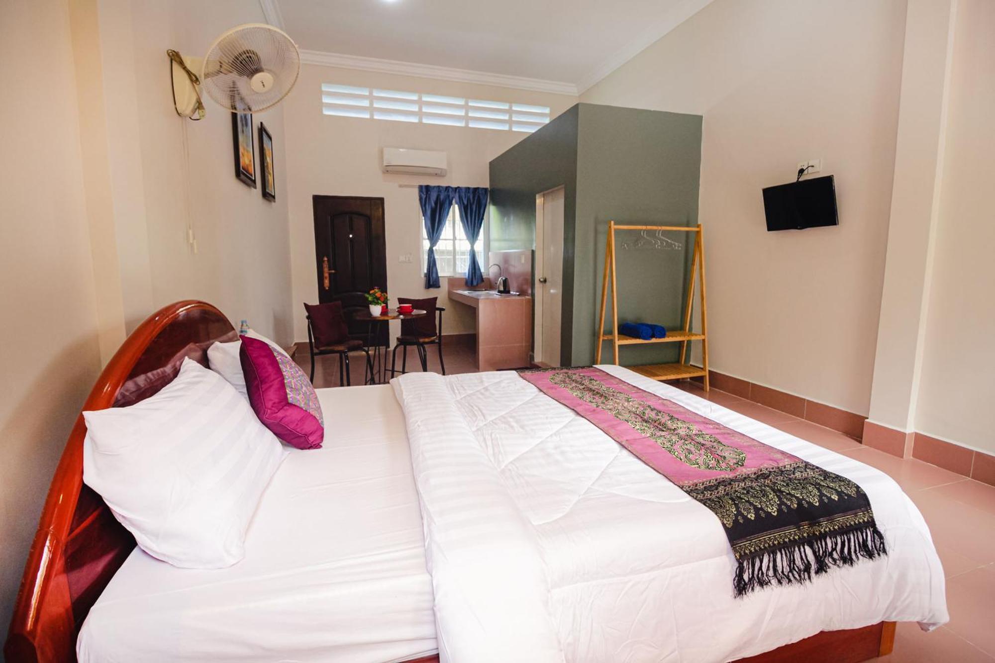 Lea'S Guesthouse And Restaurant كامبوت المظهر الخارجي الصورة