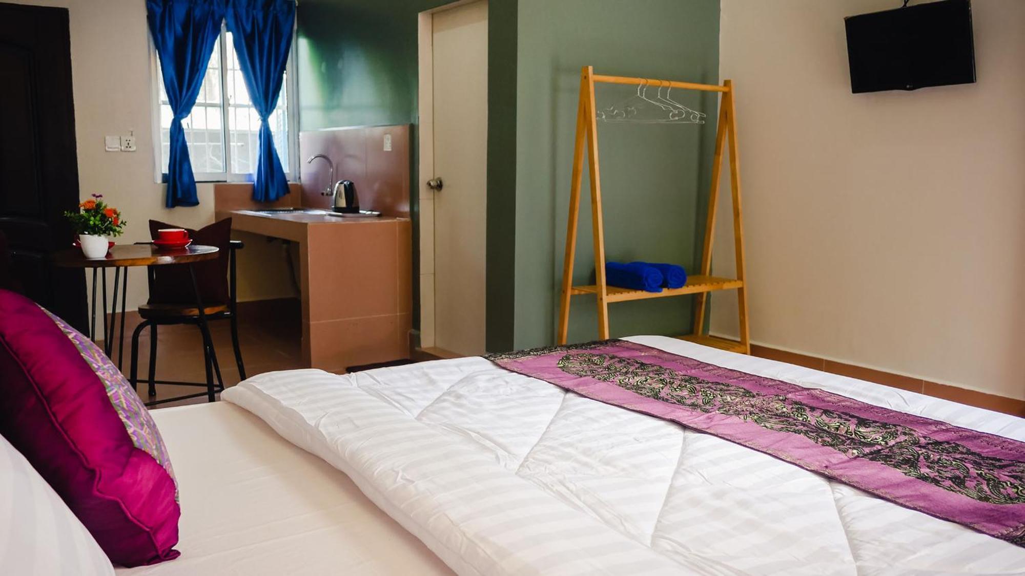 Lea'S Guesthouse And Restaurant كامبوت المظهر الخارجي الصورة