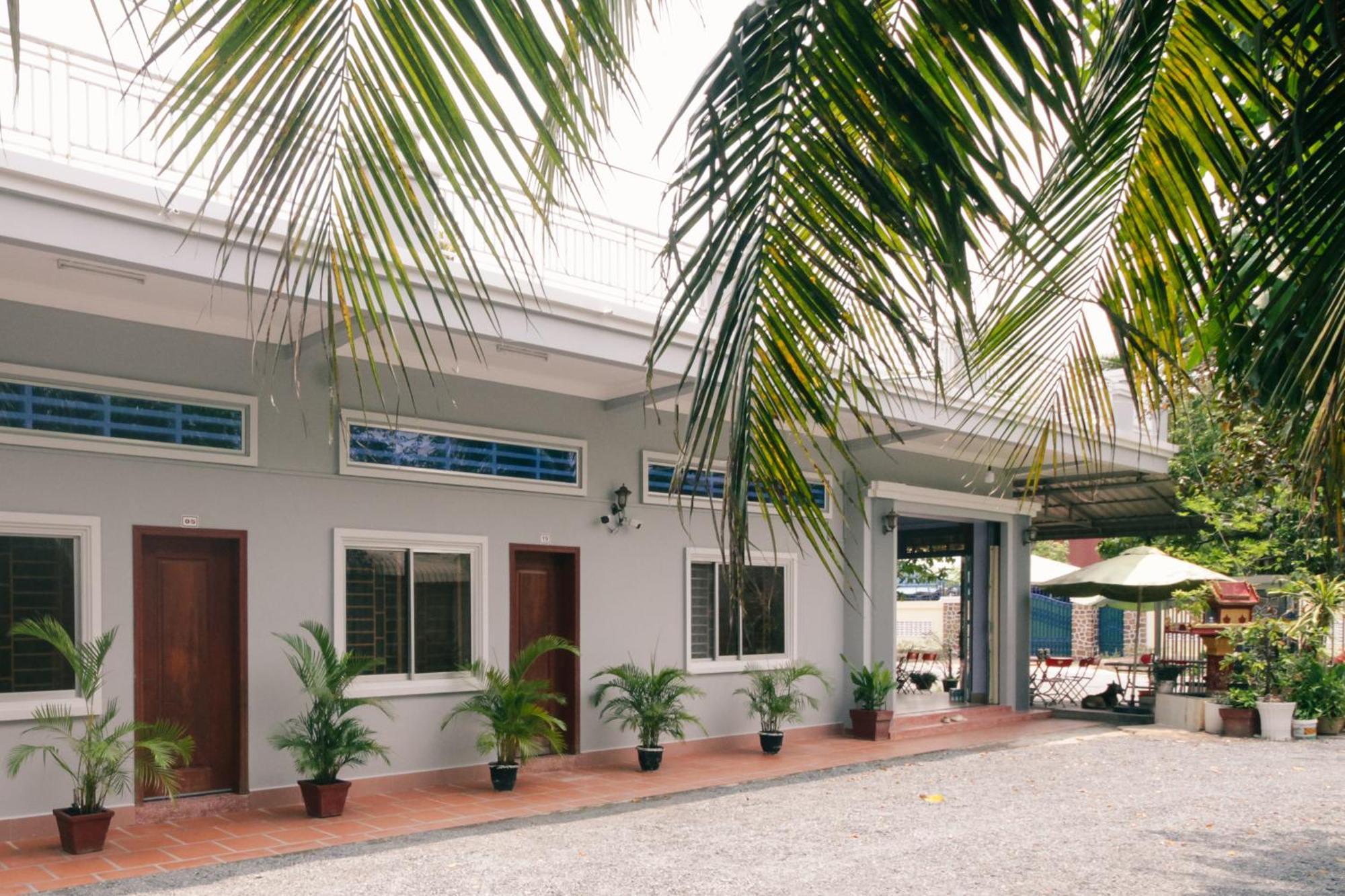 Lea'S Guesthouse And Restaurant كامبوت المظهر الخارجي الصورة